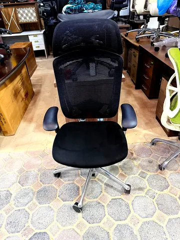 Contessa Okamura office chair
