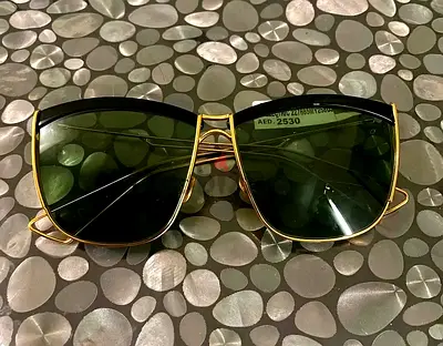 Christian dior sunglass in excellent condition