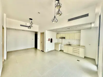 Retail Street View | Open Kitchen | Mid Floor