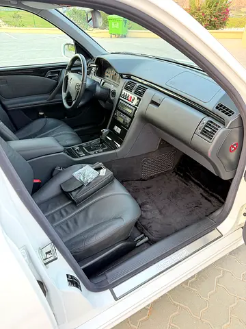 2002 Mercedes-BENZ E-CLASS — миниатюра 5