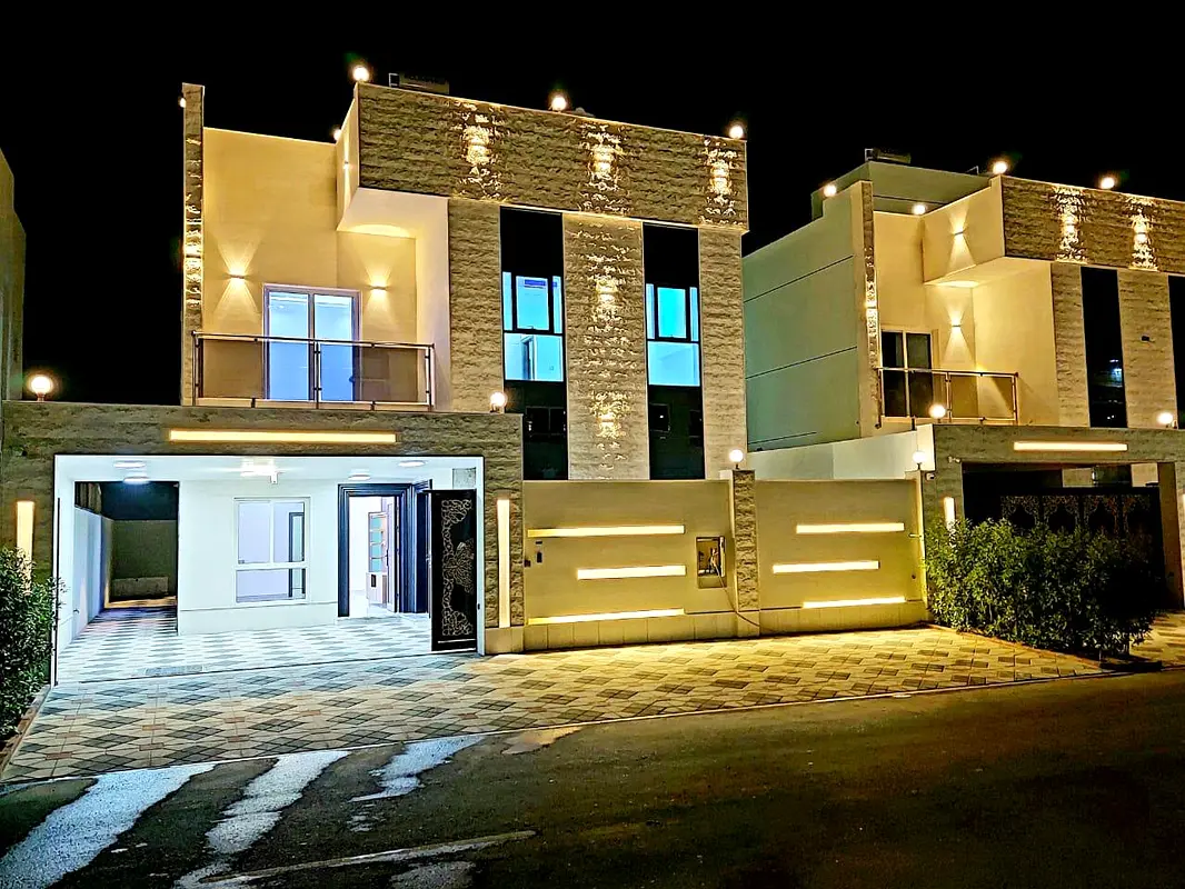استمتع بتجربة سكن راقية في هذه الفيلا المميزة الواقعة في منطقة الياسمين،