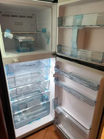 Double-door refrigerator with freezer (works perfectly)Hitachi 500L Gross, Net 366L