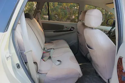 2013 Toyota INNOVA — фото 9