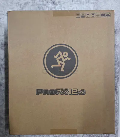 Mackie ProFX12v3 12- channel professional effects mixer