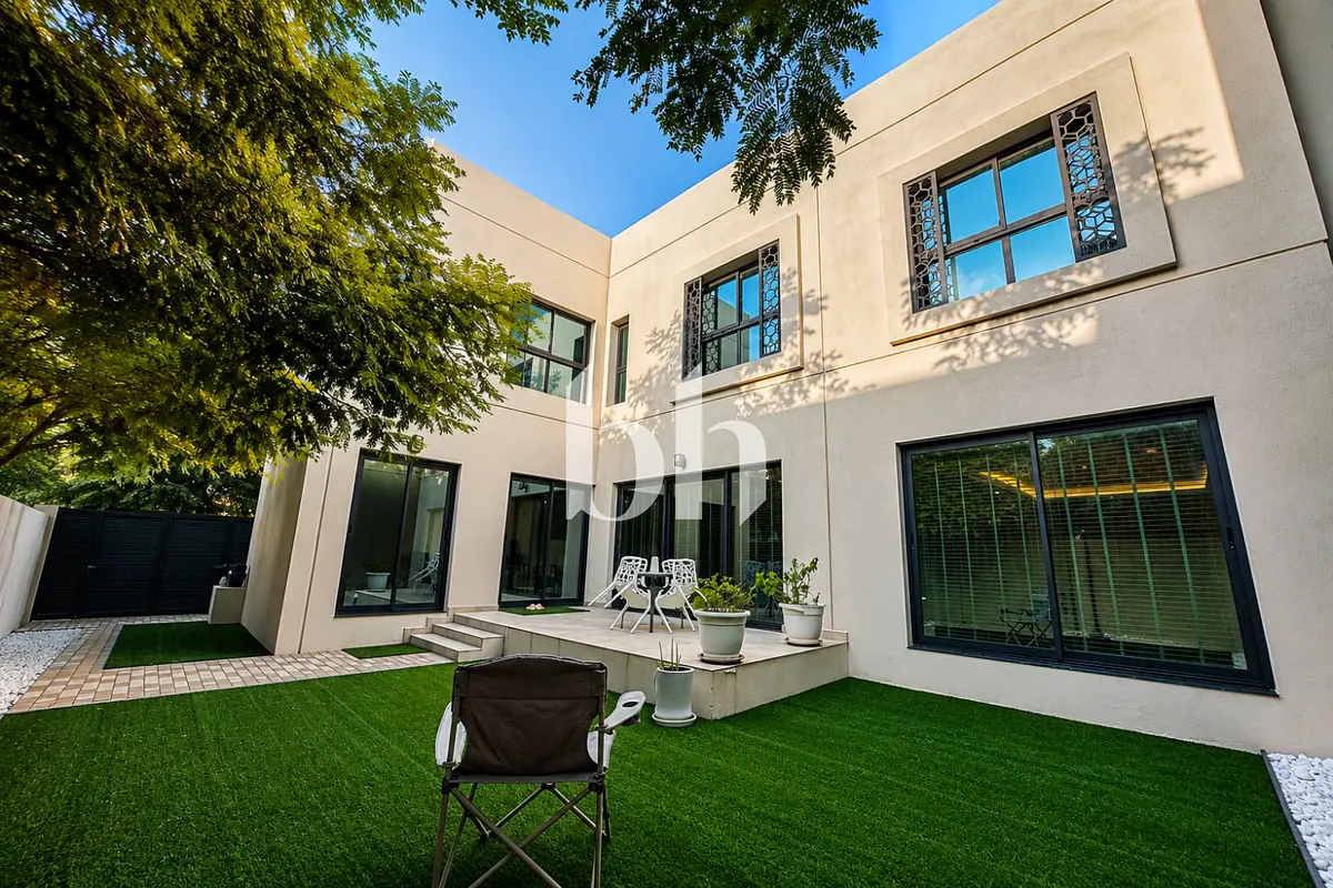 Spacious 5BR+Maid | End Unit | Prime Location
