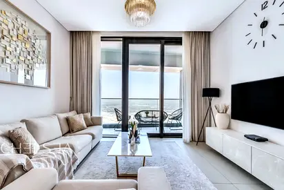 MARINA VIEW | UPGRADED | WITH BALCONY