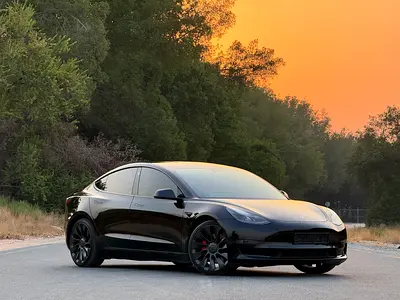 TESLA MODEL 3 PERFORMANCE GCC 2021 Service history (under warranty) تيسلا موديل ٣ بيرفورمانس خليجي