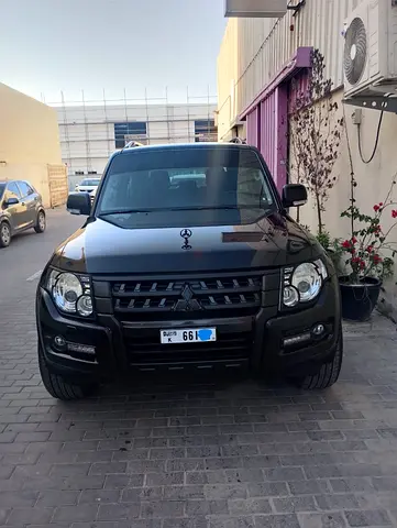 Mitsubishi Pajero GLS 2016 GCC Specs