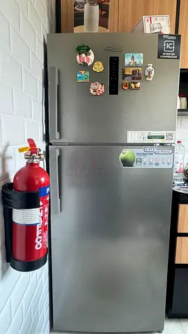 Double-door Super General fridge in good working condition - 325L approx