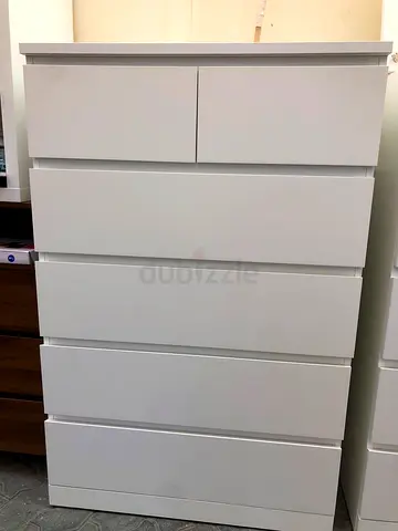 White 5-Drawer Chest of Drawers - Modern Minimal Design