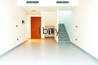 Double Row Mid | Vacant | Townhouse