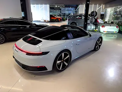 2022 Porsche 911 — миниатюра 7