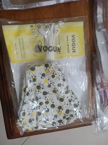 Pack of 3 Vogue cotton reusable face masks (white with yellow/black dots)