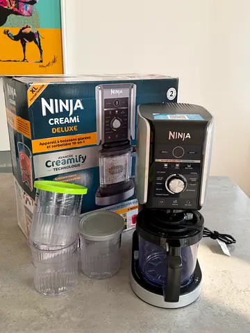 Ninja Creami Deluxe (super condition)