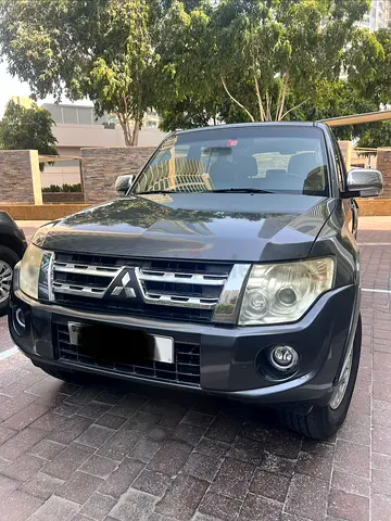 Well Maintained Mitsubishi Pajero 2013 GLS Medium Line | GCC Specs