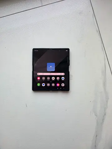 Samsung Galaxy Z Fold 6/ 512GB (foldable) - Good and perfectly working condition