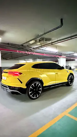 Super clean Urus 2020 full option .. accident free