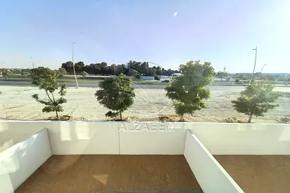 √ Single Row TH in Prime Location with Open View √