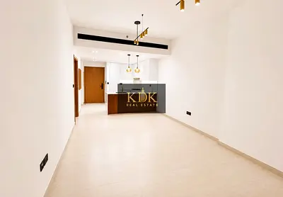 Premium 1 BR | Luxury Living | Vacant