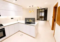 Premium 1 BR | Luxury Living | Vacant