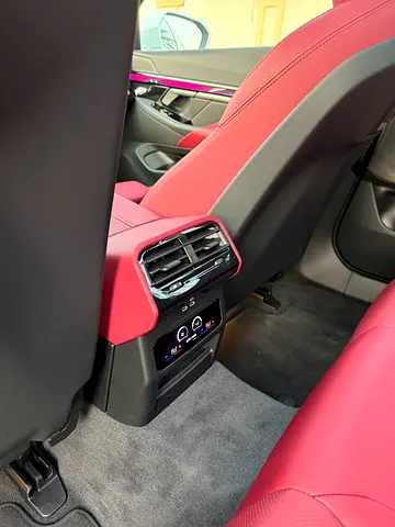 2027 BMW 5-SERIES — миниатюра 11