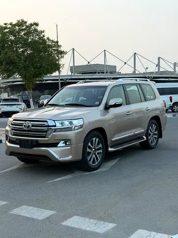 2016 Toyota LAND CRUISER — миниатюра 8