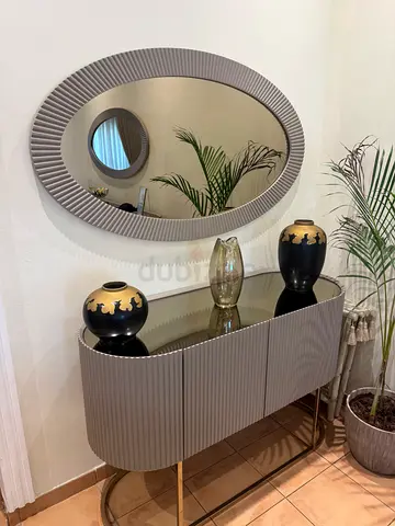 Console table with matching round wall mirror - beige