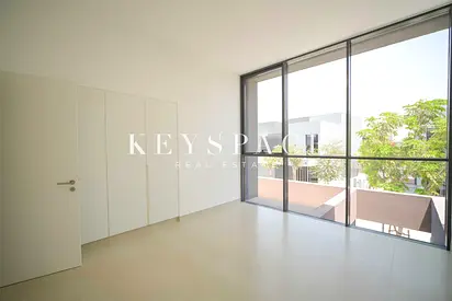 Signature Green Haven | Executive Family Residence | Resale