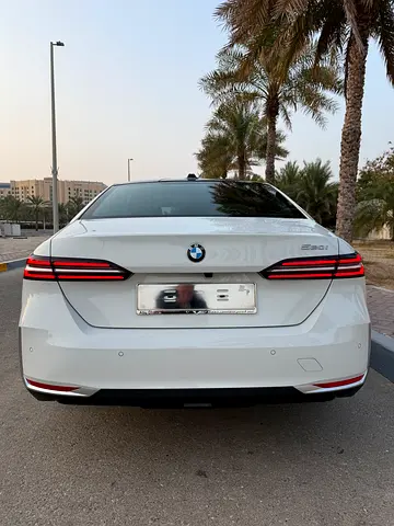 2027 BMW 5-SERIES — миниатюра 15