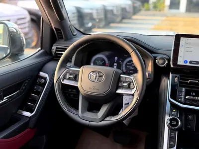 2026 Toyota LAND CRUISER — миниатюра 8