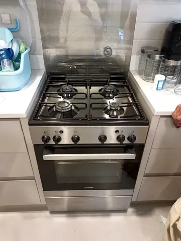 Free Delivery- SIEMENS Latest Model 4-Burner Full Gass Cooking Range 60x60 cm