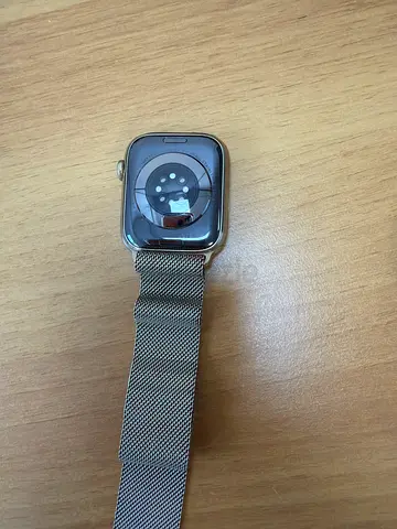 Apple Watch 8 Series 45mm (stainless steel) with Milanese Loop - Good condition