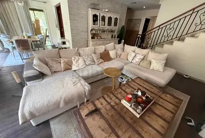 Kingston u shape sofa beige