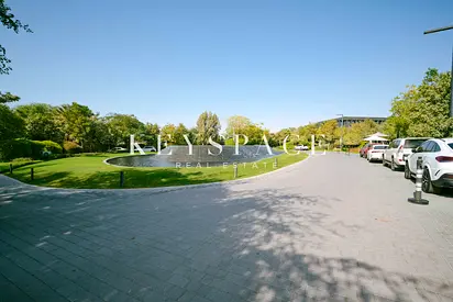 Premier Evergreen Retreat | Luxury Family Lifestyle | Resale