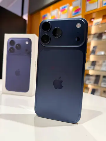 Apple iPhone 17 Pro Max ( 2 TB ) Deep Blue - Apple Warranty / 12 Months PhoneBot Warranty
