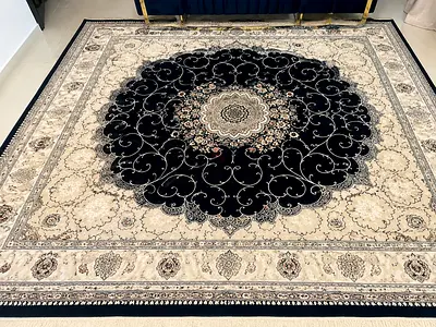‏For Sale: Off-White & Navy Carpet – Excellent Condition