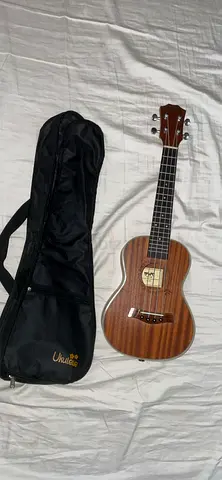 BRAND NEW Concert Ukulele (RWS) + Gig Bag Included