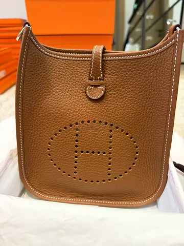 Hermès Evelyne 16 in Gold Color