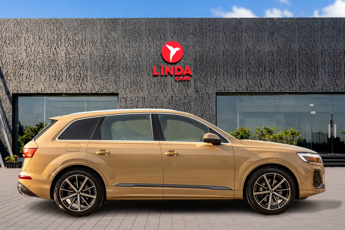 أودي كيو 7 2024