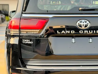2026 Toyota LAND CRUISER — миниатюра 19