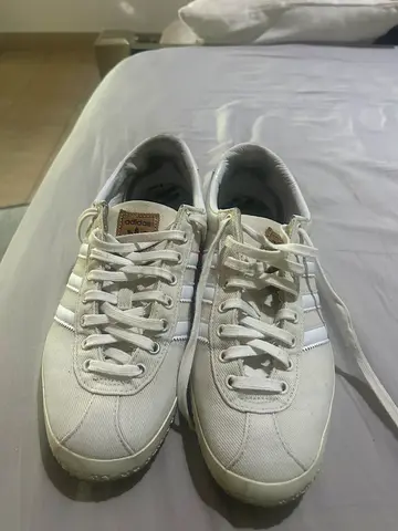 White Adidas Samoa sneakers - lightly used, size 43