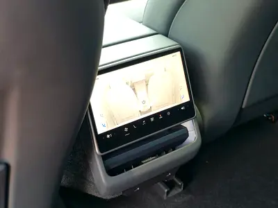 2026 Tesla MODEL 3 — миниатюра 11
