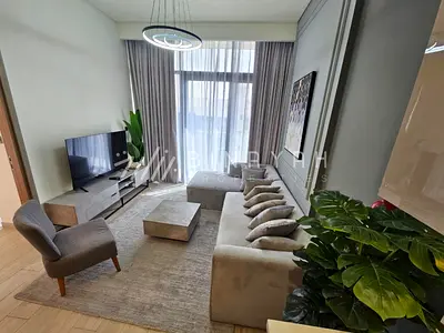 Elegant 1 Bedroom | High Floor | Community View