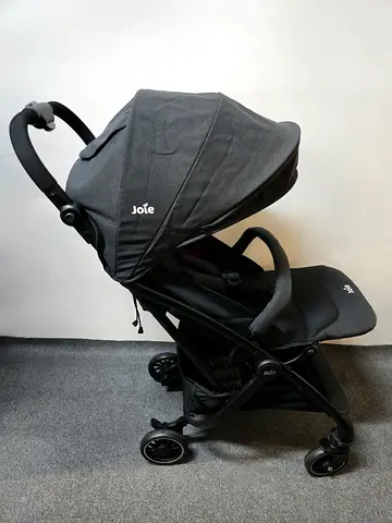 Joie Tourist Lightweight Pushchair Compact travel stroller in good condition