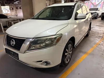 Nissan Pathfinder SV 2015 | 4 WD | 7 Seater Well Maintained