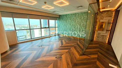 Washroom I Fitted I Close To Metro