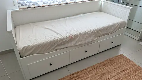 Ikea  HEMNES Day-bed w 3 drawers/2 mattresses, good condition