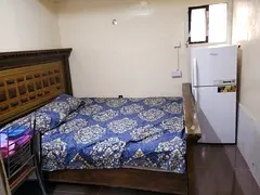 Redy to move family room near max metro Al Jafliya good family staying villa