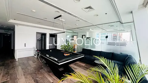 Exclusive Office Space | Vacant | 7 Parkings