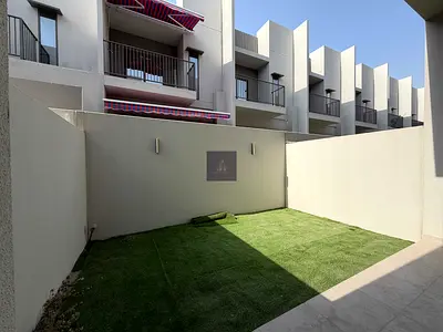 Vacant | Private Garden | Unfurnished